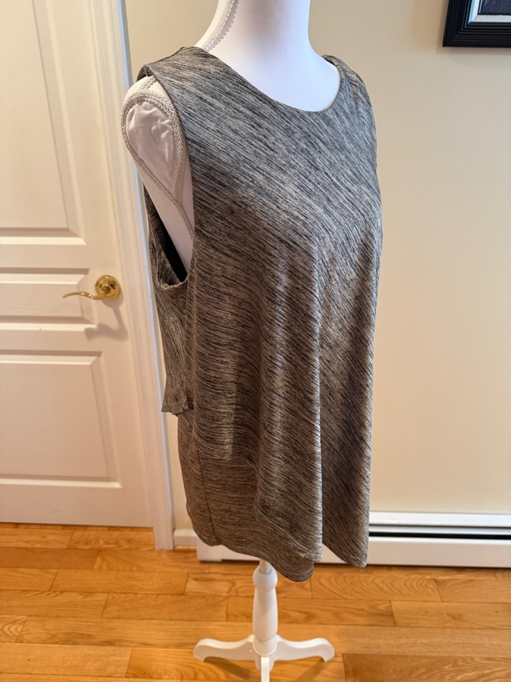 WHBM Sleeveless Gray Heather Swing Tunic ,
